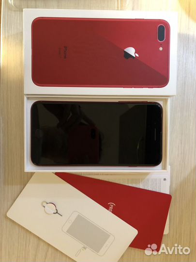 Телефон iPhone 8 plus 64 gb red