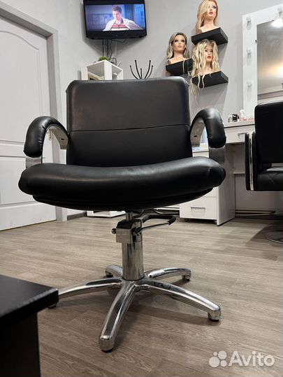 Парикмахерское кресло