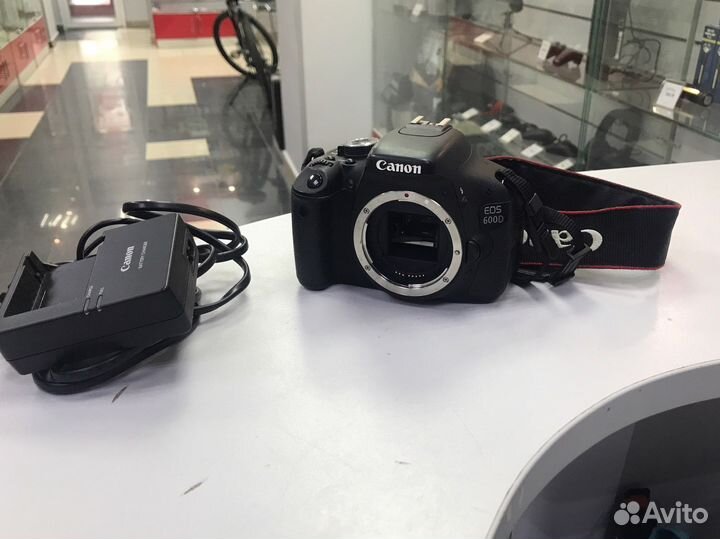 Фотоаппарат Canon EOS 600D M100