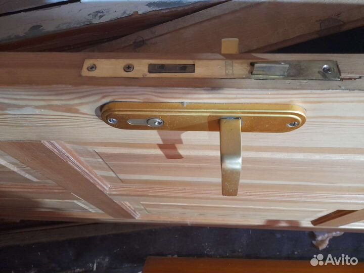 Дверь входная деревянная бу 2шт