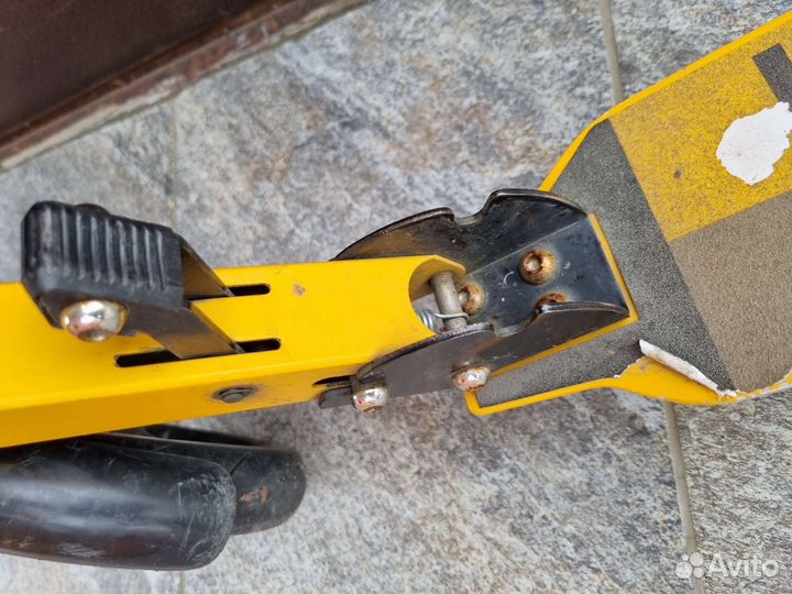 Самокат Mongoose trace 200