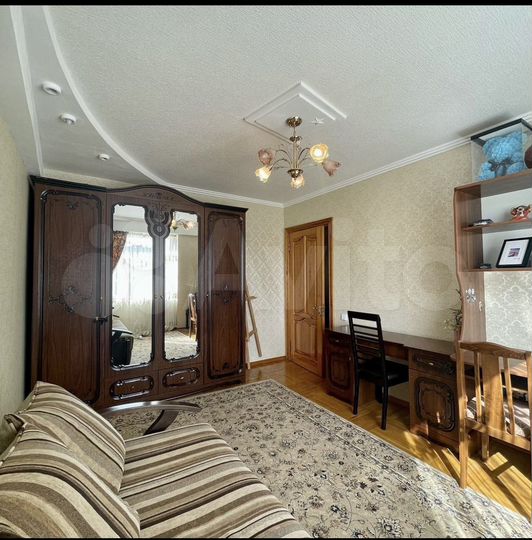 4-к. квартира, 95 м², 3/5 эт.