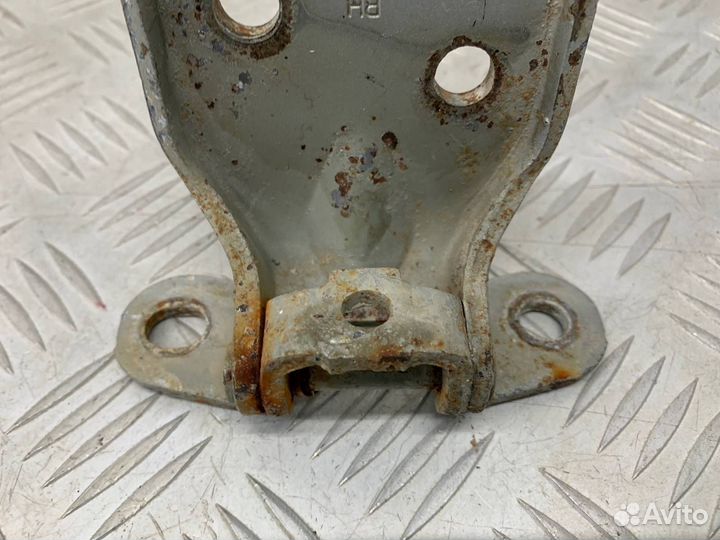 Б/У петля двери передний правый Hyundai Accent LC