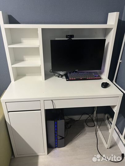 Письменный стол IKEA микке белый