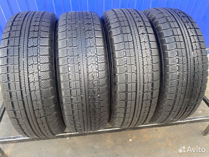 Toyo Winter Tranpath MK4a 215/65 R16