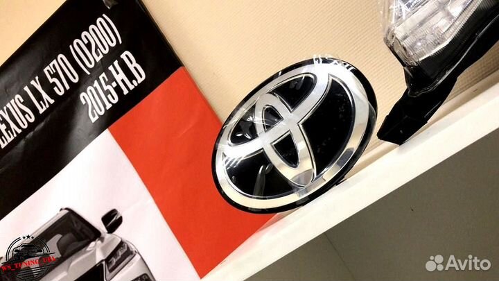 Эмблема Toyota Land Cruiser стеклянная Y847