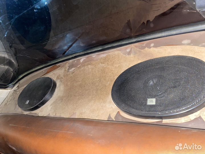 Сабвуфер с встроенным усилителем