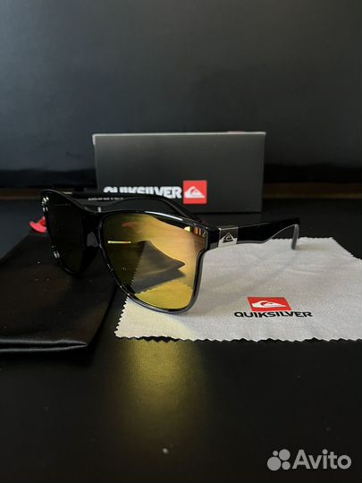 Очки quicksilver
