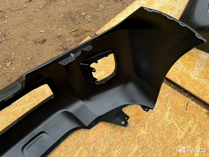 Передний бампер Toyota Land Cruiser 200