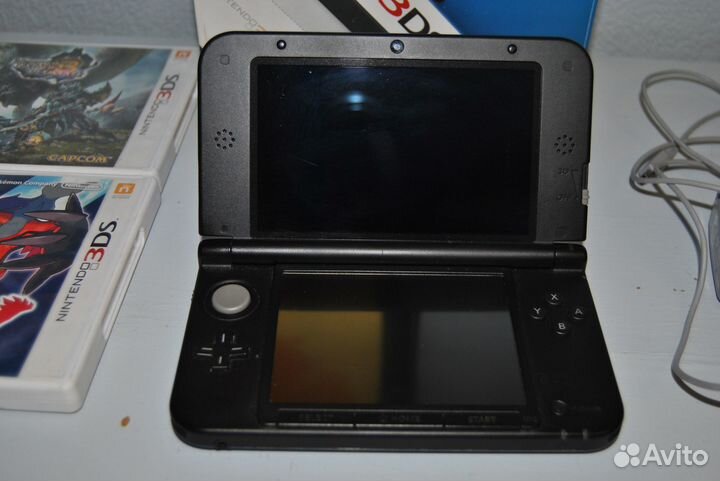 Nintendo 3DS XL (Не прошитая) + 2 игры