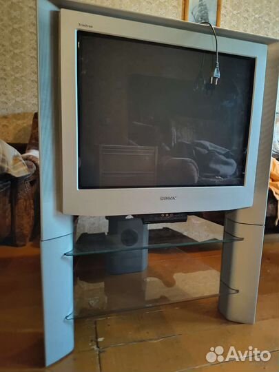 Телевизор на тумбе бу