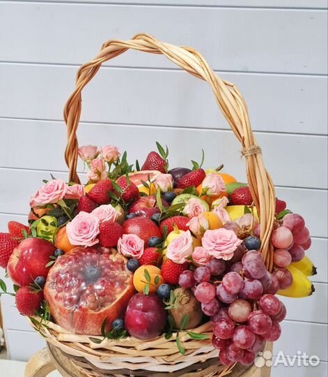 Корзина с сухофруктами