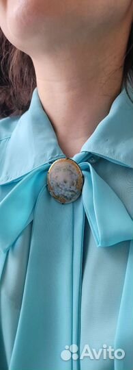 Винтажная голубая брошь