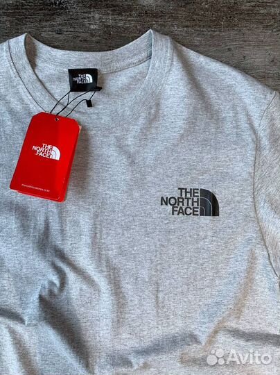 Футболка The North Face