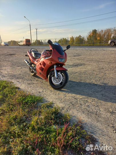 Продам Suzuki RF900