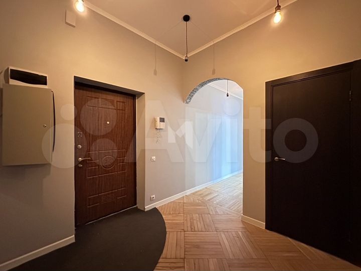 4-к. квартира, 124 м², 4/7 эт.