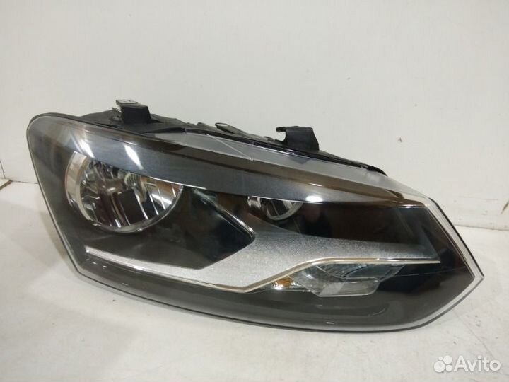 Фара правая Volkswagen Polo 5 2015-2019
