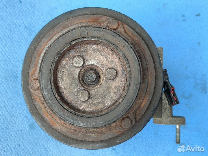 Kia Sorento 2002-2009г компрессор кондиционера