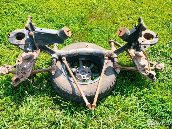 Балка передняя в сборе на Ниву