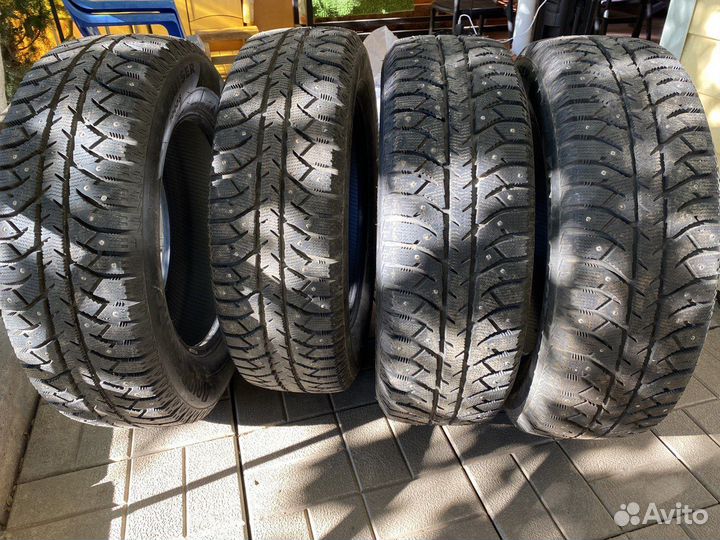 Bridgestone Ice Cruiser 7000S 225/65 R17