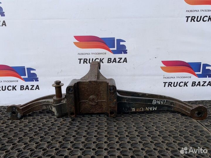 Кронштейн пневморессоры правый