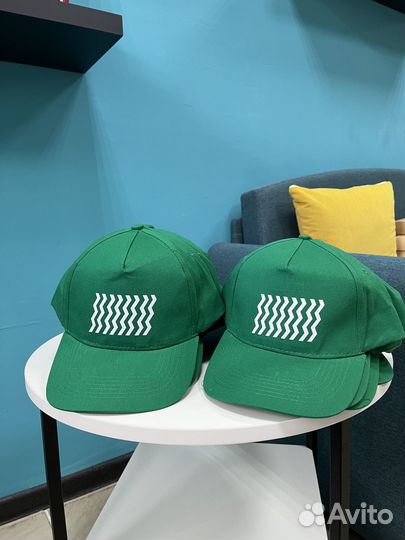 Нанесение логотипов на одежду (Бренидирование)