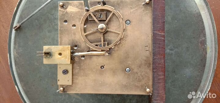 Старинные настенные часы