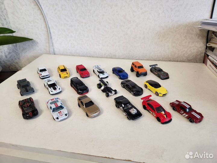 Машинки hot wheels