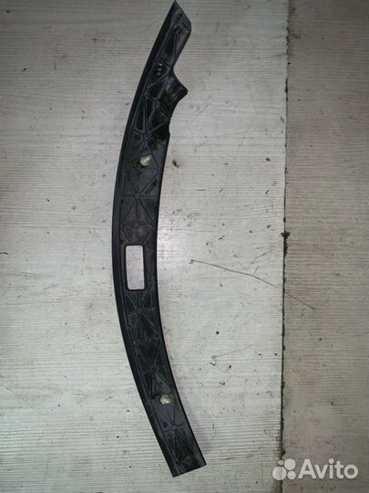 Накладка стоп-сигнала задняя правая Nissan Murano