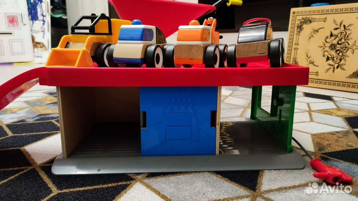 Икеа Лиллабу гаражс машинками