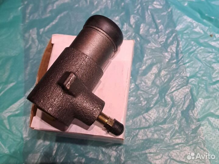 Цилиндр сцепления рабочий дешевый 412-2140. Ода