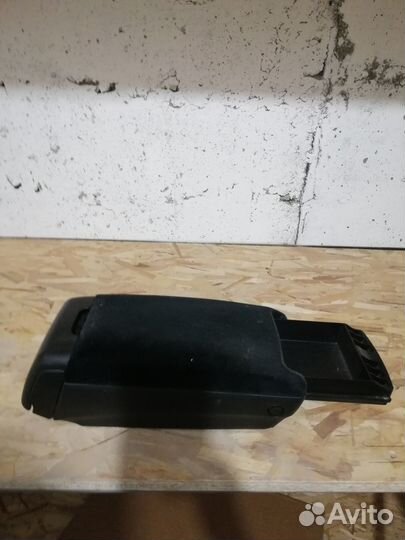 Подлокотник на марино (toyota sprinter marino)