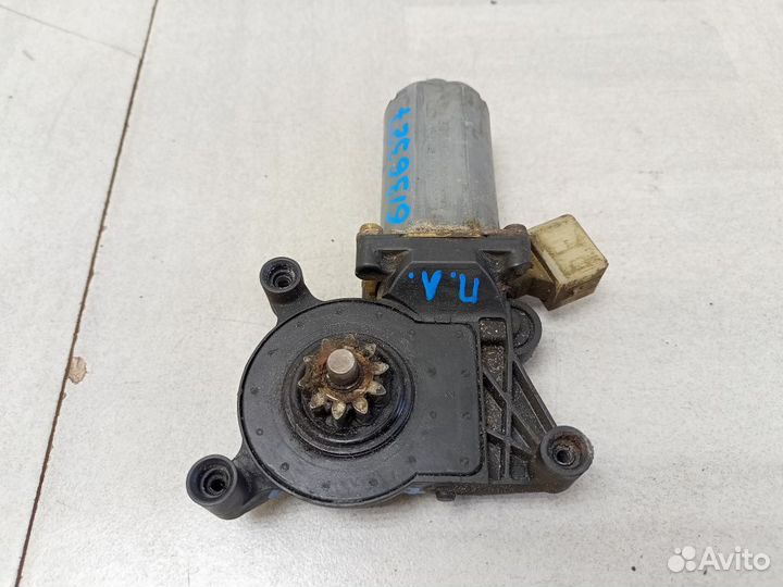 Моторчик переднего левого стеклоподъемника