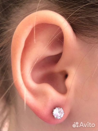 Прокол ушей пистолетом и системой 75, хрящ уха, но