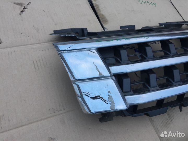 Решетка радиатора Mitsubishi Pajero