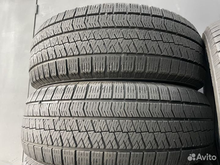 Bridgestone Blizzak VRX2 215/60 R16