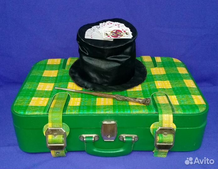 Чемодан антикварный фокусника и мага :)