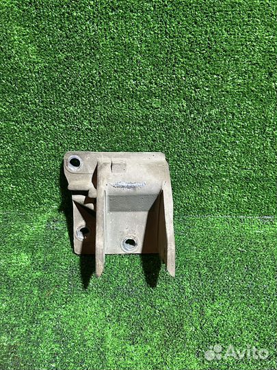 Кронштейн МКПП mitsubishi lancer 9