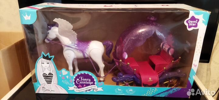 Карета с лошадью Деми Стар
