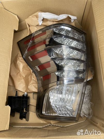 Задний правый фонарь lexus gx460 с трещиной