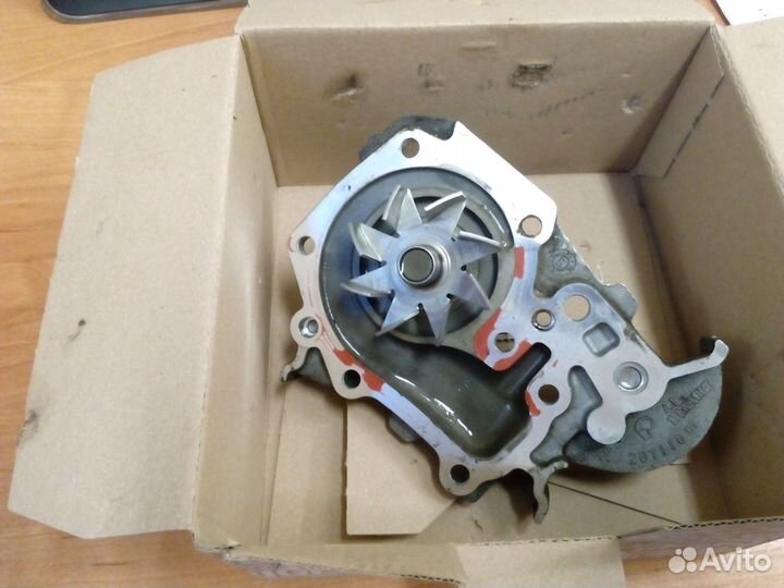 Насос водяной Помпа Логан 1.6 (8клапанов, заводска