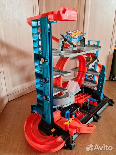 Парковка гараж Hot Wheels Ultimate Garage