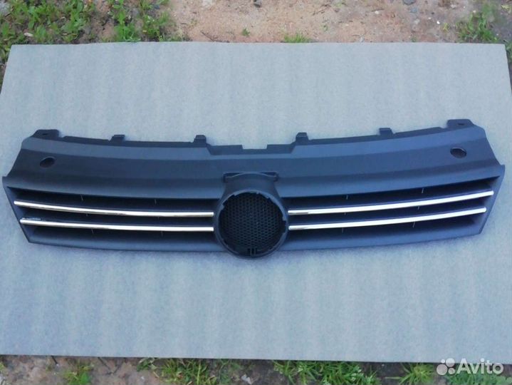 Решетка радиатора Polo Sedan 2010-2019