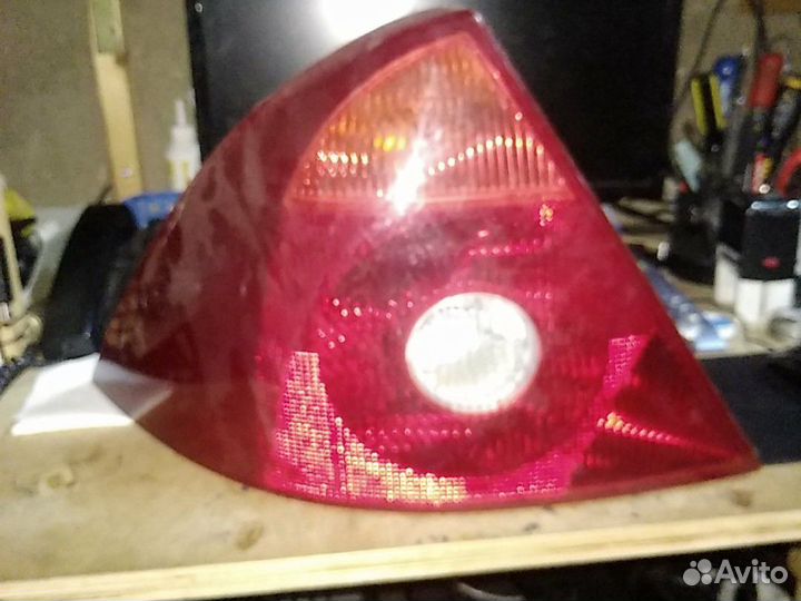 Фонарь задний Форд Мондео 3 левый