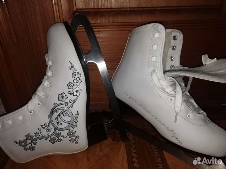 Коньки фигурные