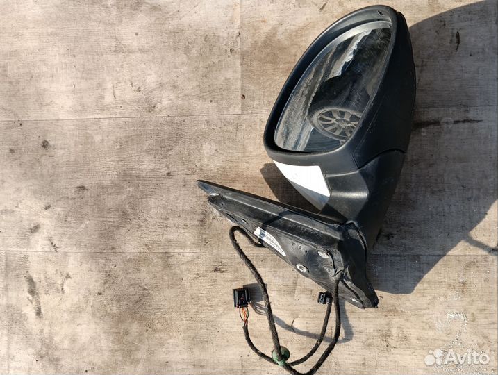 Зеркало правое VW Tiguan 2011-2016 дефект