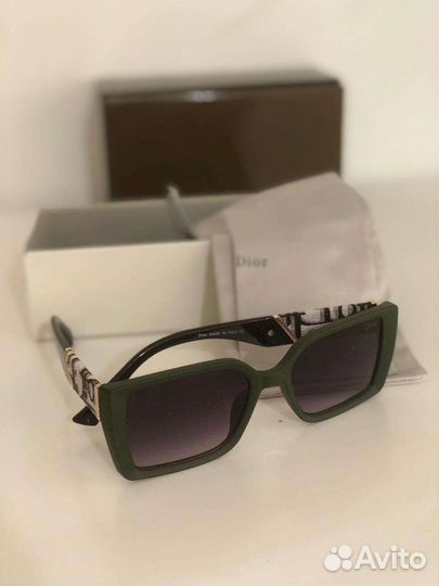 Солнцезащитные очки женские