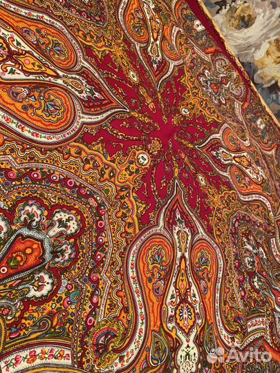 Павлопасадский платок новый 140*140