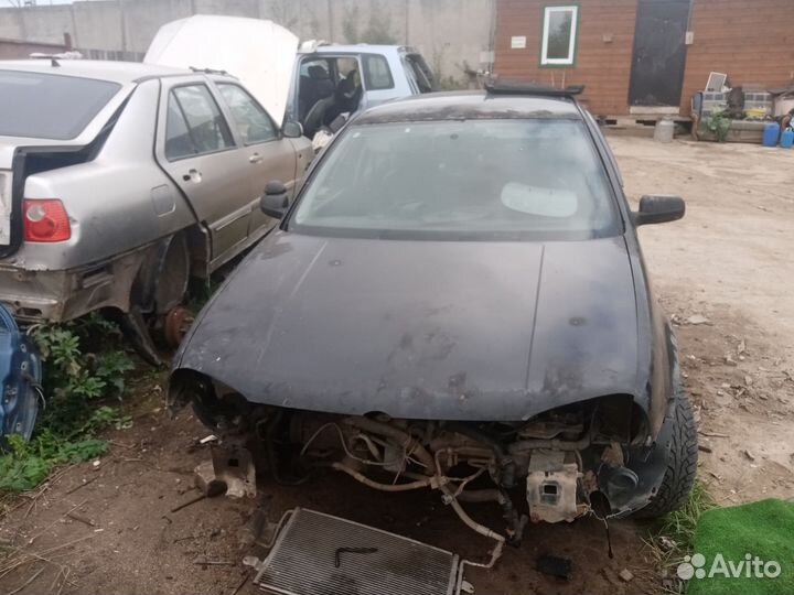 Фара передняя левая Volkswagen Golf 4