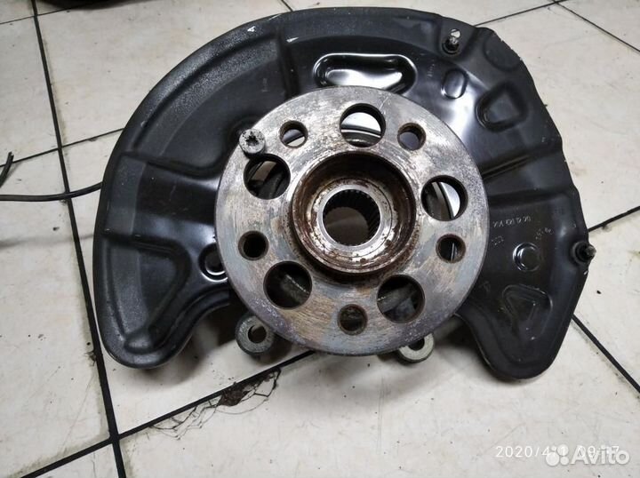 Кулак поворотный передний правый w204 C-class 6